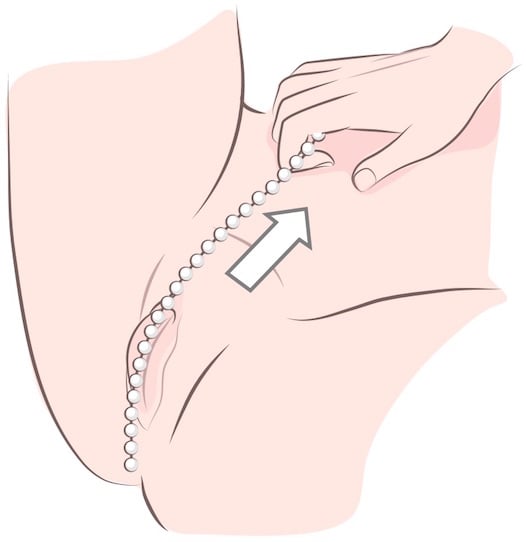 техника мастурбации - запуск жемчужного ожерелья по влагалищу